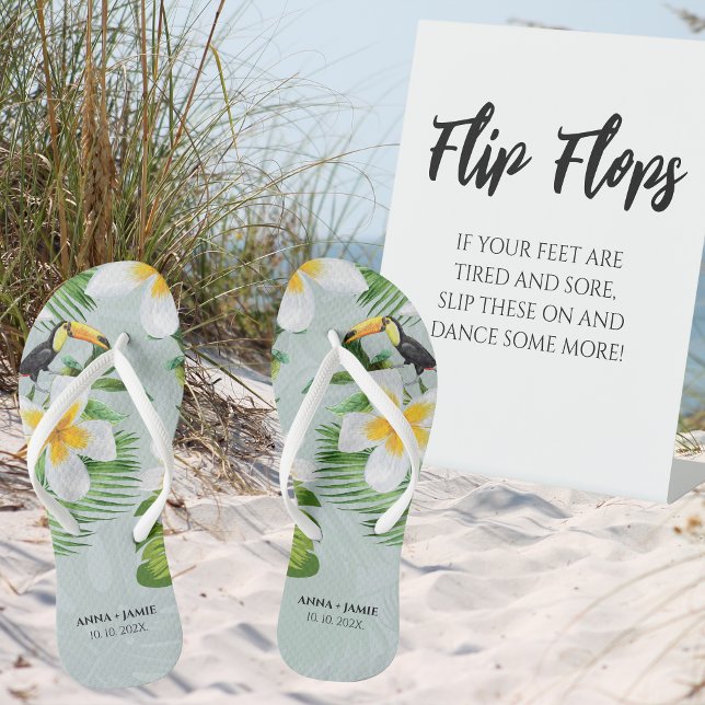 Tropical Floral Hawaii Personalisierte Gastgeschen Flip Flops (Von Creator hochgeladen)