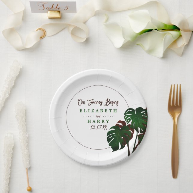 Tropical Monstera Beach Wedding Pappteller (Hochzeit)