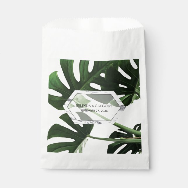 Tropical Monstera Marble Wedding Geschenktütchen (Vorderseite)