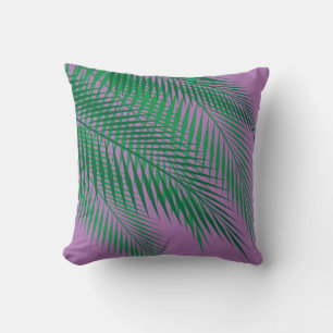 Tropical Palm Blätter auf Lila Kissen