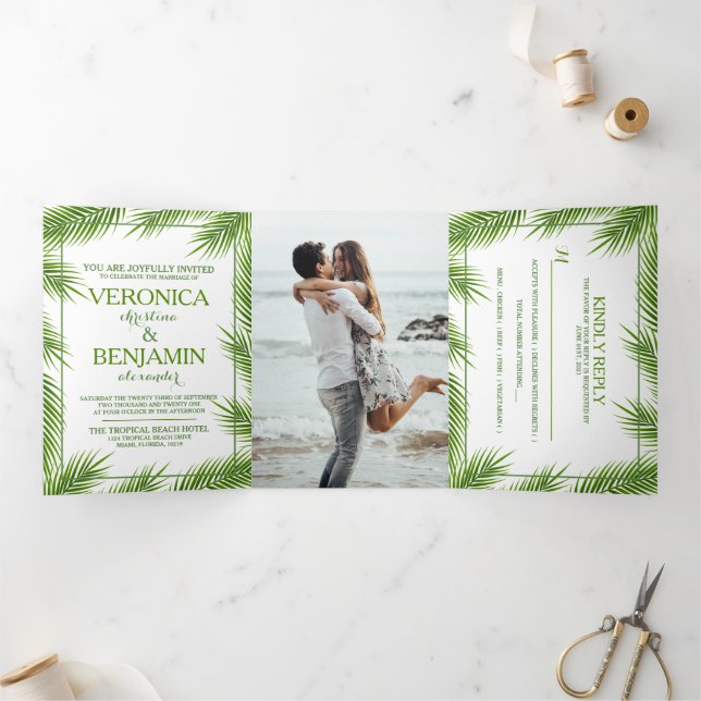 Tropical Palm Blätter Beach Wedding Suite Dreifach Gefaltete Einladung (Innenseite)