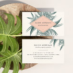 Tropical Palm Frond Visitenkarte<br><div class="desc">Einzigartiges tropisches Design mit Ihrem Namen und Ihrem Titel oder Geschäftsnamen, der auf einem geometrischen Element der Sommerpfirsichpfirsiche angezeigt wird, das sich über die Blätter der Jasper-grünen tropischen Palmenfronten erstreckt. Füge deine Kontaktdaten auf die Rückseite, die mit einer kleineren Palmfront geschmückt ist.</div>