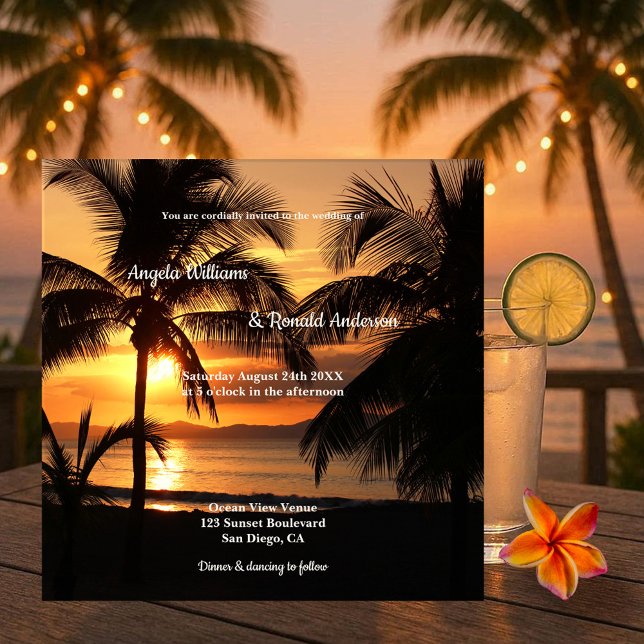 Tropical Palm Tree Sunset Beach Einladung (Romantic destination wedding invitation featuring a sunset at the beach framed by palm trees)