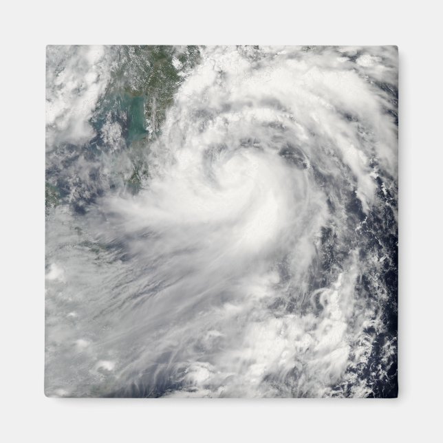 Tropical Storm Chanthu Magnet (Vorne)