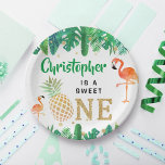Tropical Summer Beach Luau Boys 1. Geburtstag Pappteller<br><div class="desc">Feiern Sie stilvoll mit diesen trendigen 1. Geburtstag Party Papier-Tellern. Das Design ist leicht mit Ihrer eigenen Formulierung zu personalisieren und Ihre Familie und Freunde werden begeistert sein,  wenn sie diese fabelhaften Party-Teller sehen.</div>