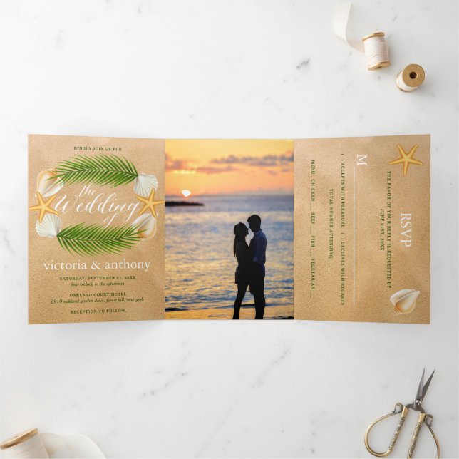 Tropical Wreath Sandy Beach Wedding Suite Dreifach Gefaltete Einladung (Innenseite)