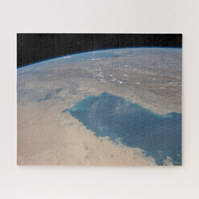 Tropisch blaue Gewässer des Persischen Golfs. (Horizontal)