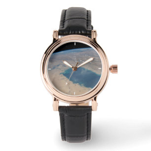 Tropisch blaue Gewässer des Persischen Golfs. Armbanduhr