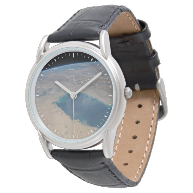 Tropisch blaue Gewässer des Persischen Golfs. Armbanduhr (Schrägansicht)