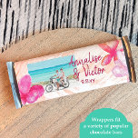 Tropisch rosa Brautkandy Bar Wrapper Flyer<br><div class="desc">Persönlich gestalten Sie Ihr eigenes tropisches Hochzeitsschokoladencreme-Bar oder Konditorei-Paket mit einem individuellen Papieretikett. Tropisch rosa, Korallenplumeria Blume Label ist attraktiv mit Ihrer eigenen Formulierung. Fügen Sie das Mongramm des Paares auf der Rückseite für eine abschließende Touch hinzu. Verwenden Sie dieses personalisierte Verpackungs-Etikett für andere Gastgeschenk-Taschen und -Boxen. Ideal für farbenfrohe...</div>