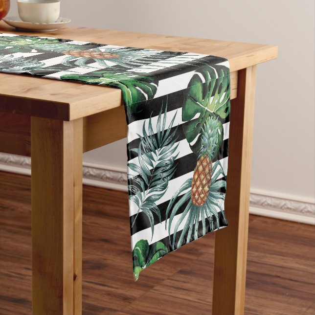 Tropische Ananas des Aquarells mit schwarzen Kurzer Tischläufer (Beispiel)