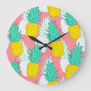 Tropische Ananas: Roter Cartoon Chic. Große Wanduhr