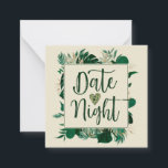 Tropische Blattleafe Neuauflage Datum Nacht Mitteilungskarte<br><div class="desc">Tropical Foliage Trendy Greenery und Gold Blätter Moderne Frame Custom Date Night Guest Activity Mini Mitteilungskarten - mit tropischen Blattrand, Brushed Marker Typografie, und Ihre Custom Text. Geben Sie sie den Hochzeitsgästen, um das passende Date Jar für Braut und Bräutigam auszufüllen und in einer kühnen Farbpalette aus reichen Grüntönen, Smaragd...</div>