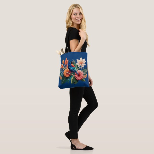 Tropische Bliss: Eine lebendige Fusion der Flora Tasche (Am Model)