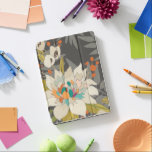 Tropische Blume iPad Pro Hülle<br><div class="desc">Tropische Twilight II bis Juni Erica Vess. Diese Kunst zeigt blühende Blume in verschiedenen gedämpften Tönen mit dunkelgrauem Hintergrund verschiedener tropischer Blätter. | 153021Z</div>