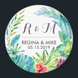 Tropische Blume und Blätter Wreath Spring Wedding Magnet<br><div class="desc">Diese Vintage und rustikale tropische Blume und Blätter Kranz-Illustration ist perfekt für Hochzeiten, Brautparty, Engagement Party und Jubiläumsfeier Gastgeschenk. Dieses elegante und blumengeschmückte Design für Ihre Hochzeit im Freien im Frühjahr, im Land oder in einem romantischen botanischen Garten. Personalisieren Sie den Text mit dem Schriftart der Schrift, um den Namen...</div>