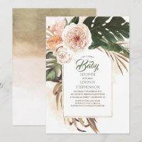 Tropische Blume und getrocknete Palmblätterdusche
