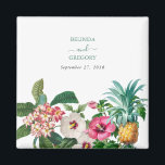 Tropische Blume und Hochzeiten im Grünen Magnet<br><div class="desc">Eine wunderschöne tropische Aquarell-Blume und grüne Hochzeitsgestaltung. Ein einzigartiges Design,  das Vintage botanische Aquarellen wie Hibiskus,  Plumeria und Ananas verwendet. Ein modernes,  weißes und tropisches Design mit viel Grün. Eine schicke Gastgeschenk Hochzeit mit modernen Elementen. Auch die passenden Hochzeitseinladungen und andere Schreibwaren sind verfügbar.</div>