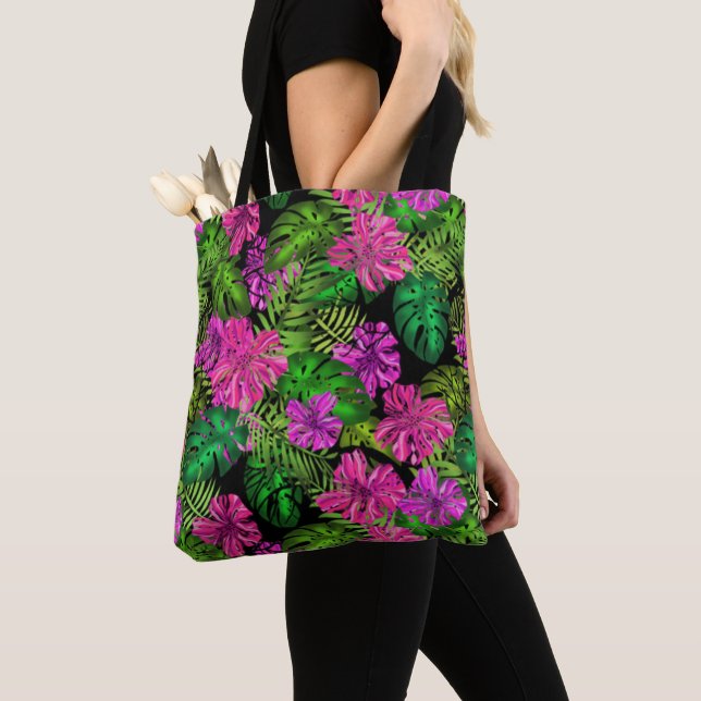 Tropische Blume und Pflanze in Schwarz Tasche (Von Nahem)