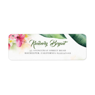 Tropische Blumen und Palmblatt-Strand-Küste