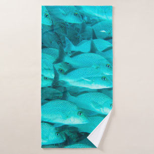 Tropische Fische und Korallenriff im Meer Badehandtuch
