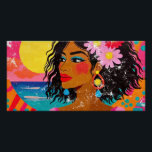 Tropische Göttin - Pop Art Poster<br><div class="desc">Ein atemberaubendes Pop-Kunstporträt mit Retro-inspiriert Porträt,  das eine Frau mit fließendem dunklem Haar mit tropischen Blume schmückt. Fügt einen farbigen und positiven Energieeinbruch hinzu. Der Retro-Look wird durch einen gerafften Papiereffekt vervollständigt.</div>