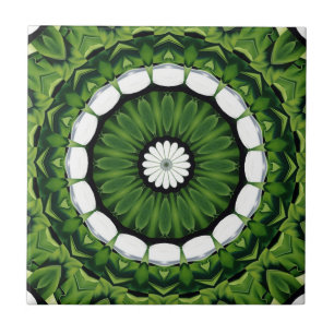 Tropische grüne und weiße Flora-Mandala Fliese
