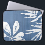 Tropische Indigoimpressionen - tropische Vegetatio Laptopschutzhülle<br><div class="desc">Tropische Indigoimpressionen III von Juni Erica Vess. Die tropische Vegetation vor indigofarbenem Hintergrund.</div>