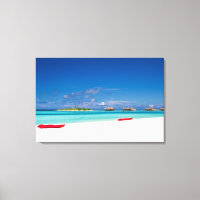 Tropische Insel mit Sandstrand und Palmen