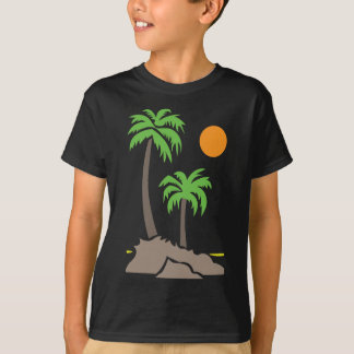 Tropische Palmen mit Sonne auf einer kleinen Insel T-Shirt