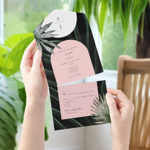 Tropische rosafarbene Monogramm-Hochzeit mit Palmw All In One Einladung