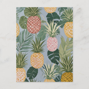 Tropische Serenität: Gemalte Ananas und Palmen Postkarte