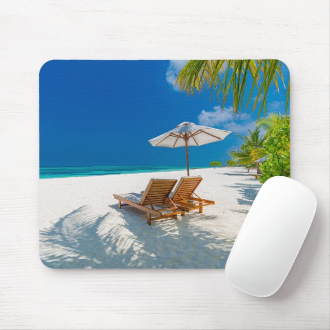 Tropische Strände | Lounge Chairs Beach, Bora Bora Mousepad (Mit Mouse)