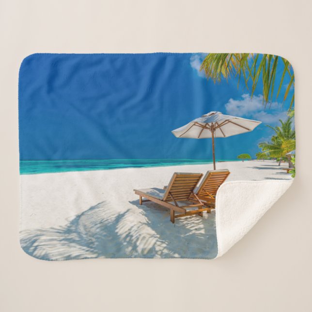 Tropische Strände | Lounge Chairs Beach, Bora Bora Sherpadecke (Vorderseite (Horizontal))