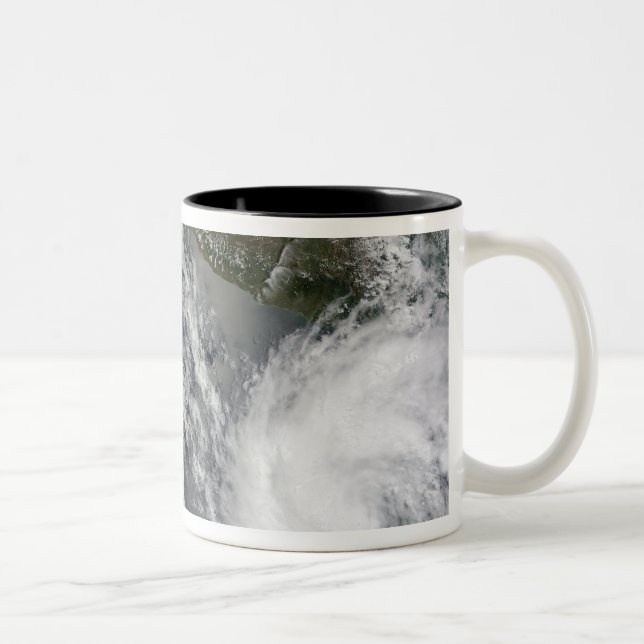 Tropische Stürme Blas und Celia Zweifarbige Tasse (Rechts)