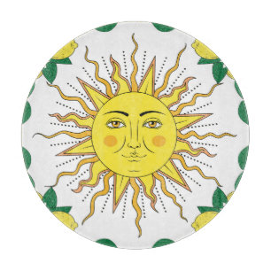 Tropische Zitronenfrüchte, Sonnengesicht. Schneidebrett