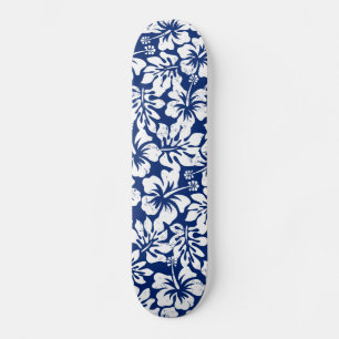Tropischer abgenutzter weißer Hibiskus Skateboard