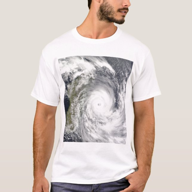 Tropischer Cyclone Gael von Madagaskar 2 T-Shirt (Vorderseite)