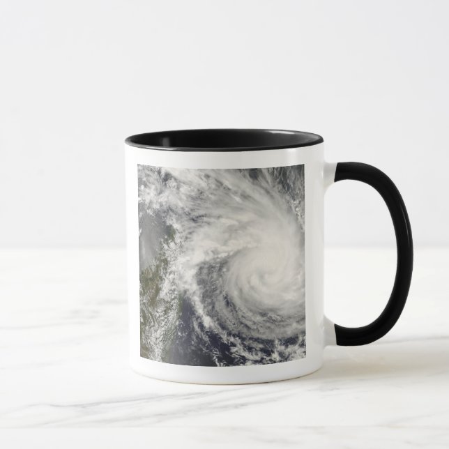 Tropischer Cyclone Ivan nähert sich Madagaskar Tasse (Rechts)