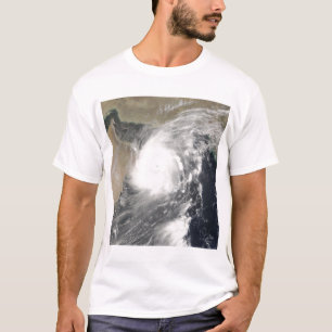 Tropischer Kyklon Gonu im Arabischen Meer T-Shirt