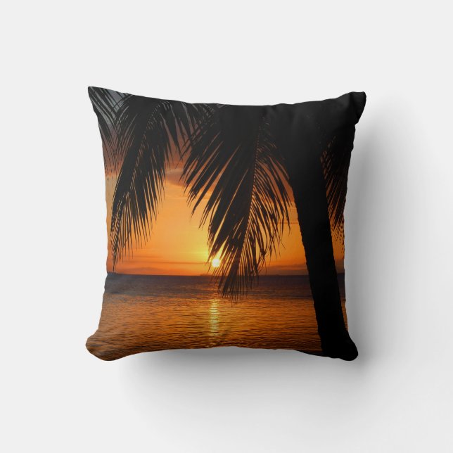Tropischer Palmenbaum auf Orange Sunset Island Kissen (Vorderseite)
