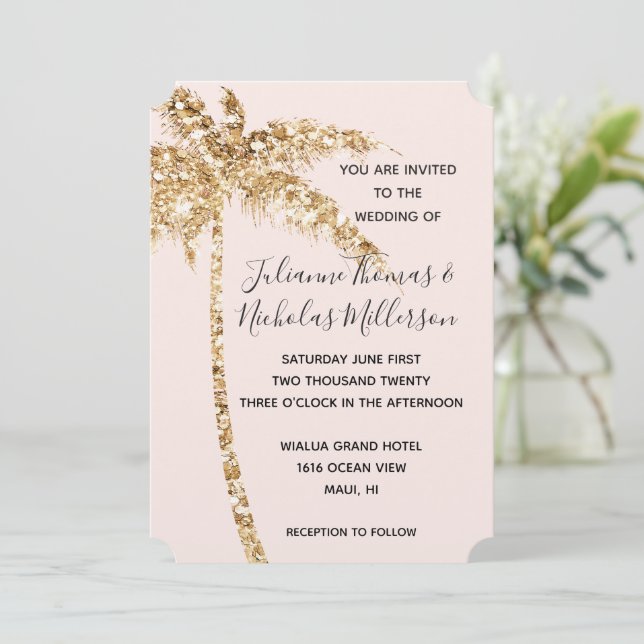 Tropischer Palmenbaum, Blush Gold Glitzer Einladung (Stehend Vorderseite)