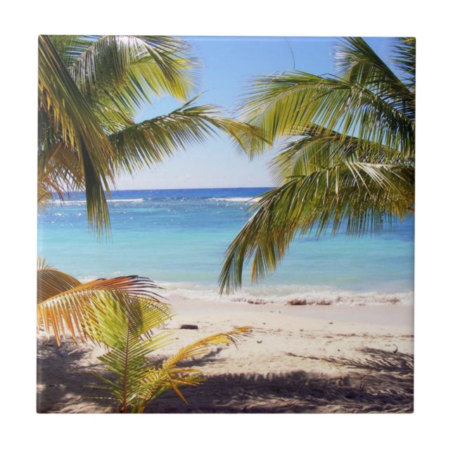 Tropischer Sommerstrand mit Palmen Fliese (Vorderseite)