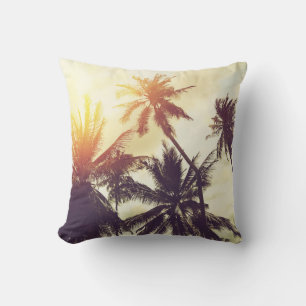Tropischer Sonnenuntergang: Palme Silhouette Vinta Kissen