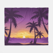Tropischer Strand im Sonnenuntergang mit Palmen im