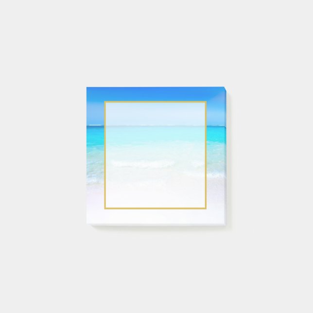 Tropischer Strand mit türkisfarbenem Meer und Over Post-it Klebezettel (Vorderseite)