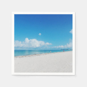Tropischer Strand mit weißem Sand Serviette