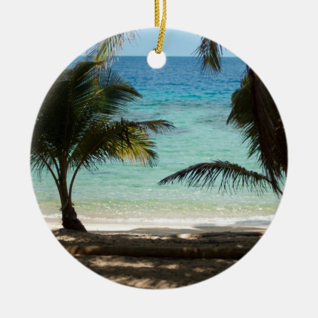Tropischer Strand schattiert durch Palmen Keramik Ornament (Vorne)
