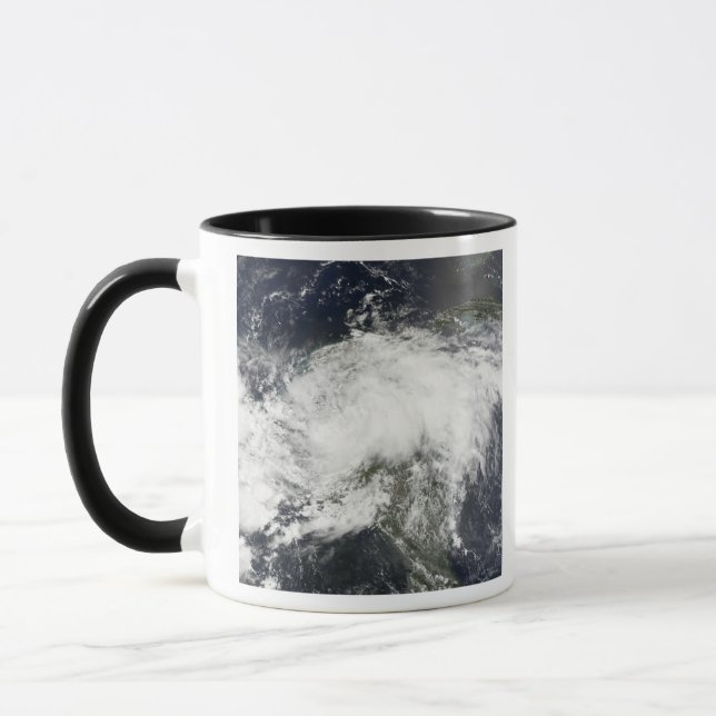 Tropischer Sturm Arthur Tasse (Links)