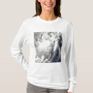 Tropischer Sturm Conson, das Vietnam sich nähert T-Shirt